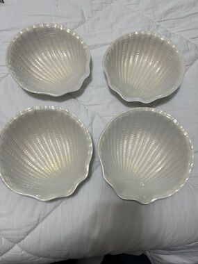 Melamine White Shell-Shaped Bowl (Set of 4)